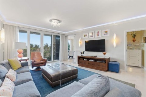 Condo in Palm Beach, Florida, 2 bedrooms № 2246704 - photo 5