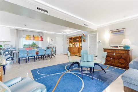 Condo in Palm Beach, Florida, 2 bedrooms № 2246704 - photo 8
