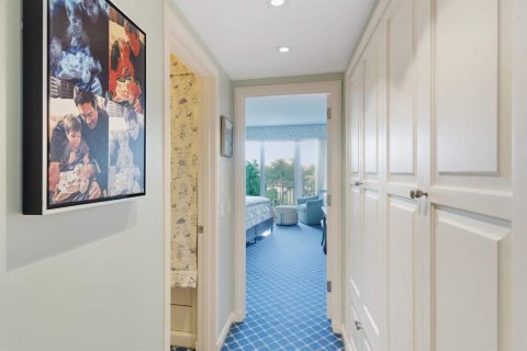 Condo in Palm Beach, Florida, 2 bedrooms № 2246704 - photo 11