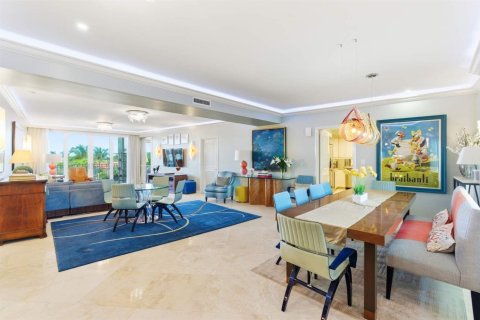 Condo in Palm Beach, Florida, 2 bedrooms № 2246704 - photo 9