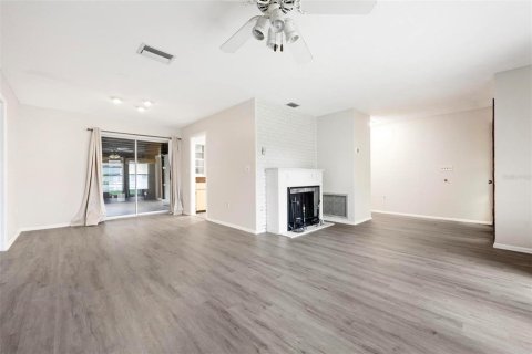 Casa en alquiler en Sarasota, Florida, 2 dormitorios, 143.16 m2 № 1870368 - foto 3