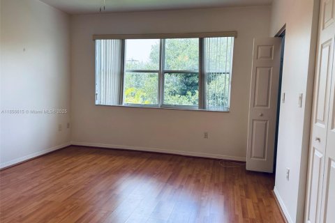 Touwnhouse à louer à Miramar, Floride: 3 chambres, 157.93 m2 № 1897230 - photo 15