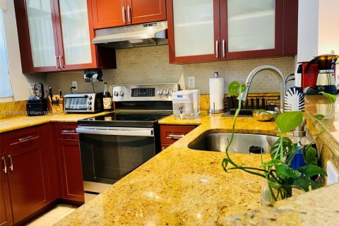 Touwnhouse à louer à Miramar, Floride: 3 chambres, 157.93 m2 № 1897230 - photo 5