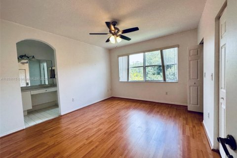 Touwnhouse à louer à Miramar, Floride: 3 chambres, 157.93 m2 № 1897230 - photo 14