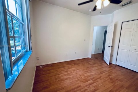 Touwnhouse à louer à Miramar, Floride: 3 chambres, 157.93 m2 № 1897230 - photo 12