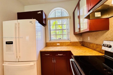 Touwnhouse à louer à Miramar, Floride: 3 chambres, 157.93 m2 № 1897230 - photo 6