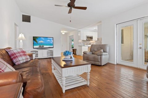 House in Bradenton, Florida 3 bedrooms, 155.24 sq.m. № 1907673 - photo 6