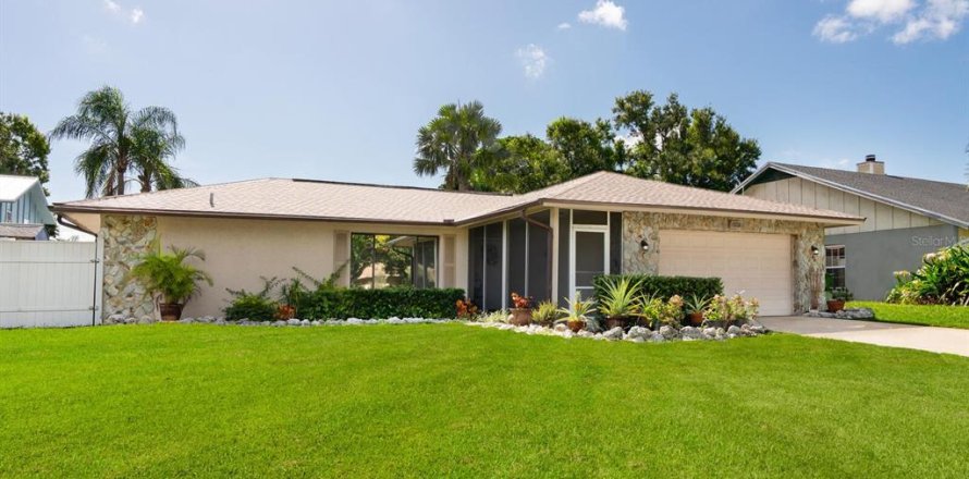 House in Bradenton, Florida 3 bedrooms, 155.24 sq.m. № 1907673