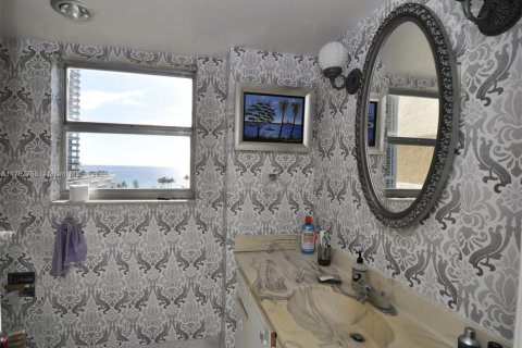 Купить кондоминиум в Халландейл-Бич, Флорида 2 спальни, 158.86м2, № 1966066 - фото 19