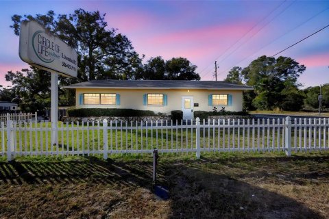 Immobilier commercial à Orange City, Floride 128.21 m2 № 2167022