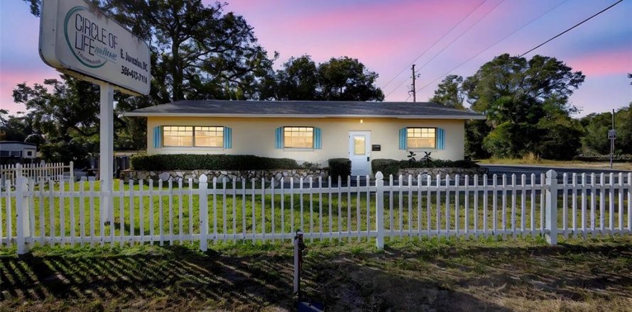 Immobilier commercial à Orange City, Floride 128.21 m2 № 2167022