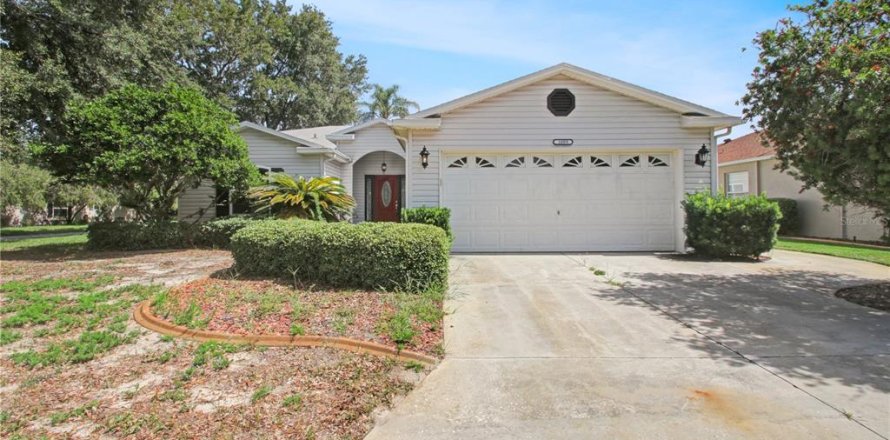 Villa ou maison à Leesburg, Floride 3 chambres, 178.47 m2 № 2306806
