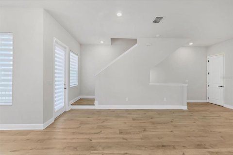 Townhouse in Sarasota, Florida 3 bedrooms, 191.94 sq.m. № 1802083 - photo 8