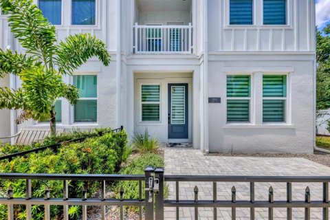 Townhouse in Sarasota, Florida 3 bedrooms, 191.94 sq.m. № 1802083 - photo 3