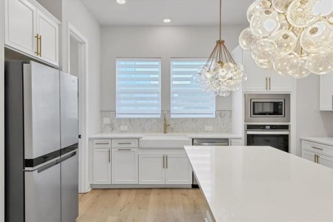 Townhouse in Sarasota, Florida 3 bedrooms, 191.94 sq.m. № 1802083 - photo 12