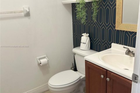 Touwnhouse à vendre à Miami, Floride: 3 chambres, 135.27 m2 № 1671063 - photo 12
