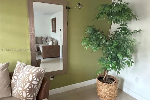 Touwnhouse à vendre à Miami, Floride: 3 chambres, 135.27 m2 № 1671063 - photo 5