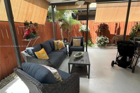 Touwnhouse à vendre à Miami, Floride: 3 chambres, 135.27 m2 № 1671063 - photo 17