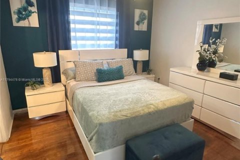Touwnhouse à vendre à Miami, Floride: 3 chambres, 135.27 m2 № 1671063 - photo 22
