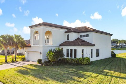 Casa en Kissimmee, Florida 5 dormitorios, 319.21 m2 № 2098618