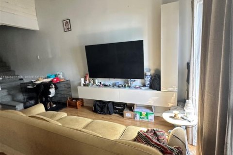 Townhouse in Miami, Florida 3 bedrooms, 141.68 sq.m. № 1846069 - photo 6