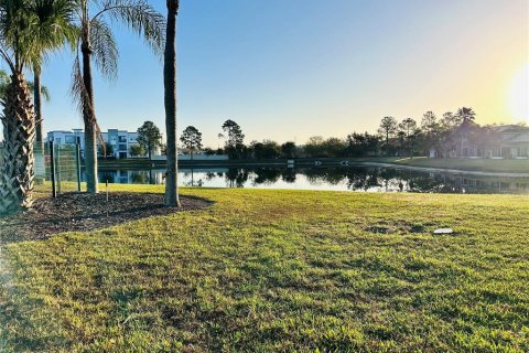 House in Orlando, Florida 3 bedrooms, 105.72 sq.m. № 2277660 - photo 8