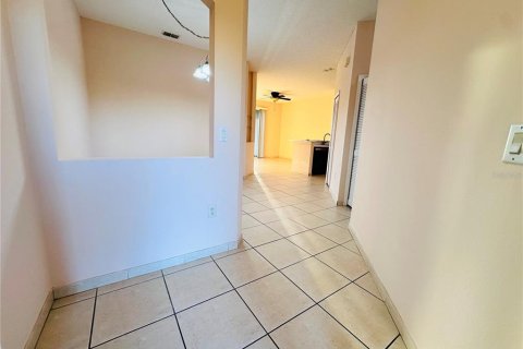 House in Orlando, Florida 3 bedrooms, 105.72 sq.m. № 2277660 - photo 9