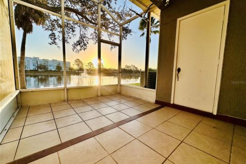 House in Orlando, Florida 3 bedrooms, 105.72 sq.m. № 2277660 - photo 6