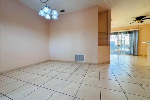 House in Orlando, Florida 3 bedrooms, 105.72 sq.m. № 2277660 - photo 12