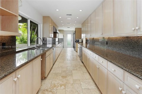 Casa en alquiler en Hollywood, Florida, 5 dormitorios, 328.6 m2 № 1996810 - foto 9