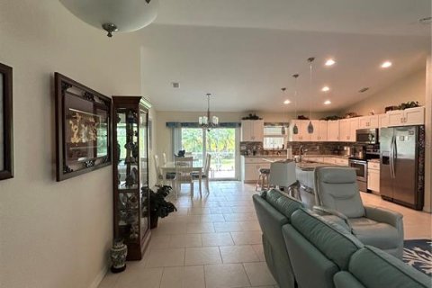 House in North Port, Florida 3 bedrooms, 133.41 sq.m. № 2358246 - photo 15