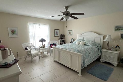 House in North Port, Florida 3 bedrooms, 133.41 sq.m. № 2358246 - photo 3