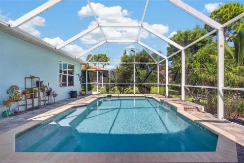 Casa en venta en Port Charlotte, Florida, 4 dormitorios, 171.5 m2 № 2416319 - foto 3