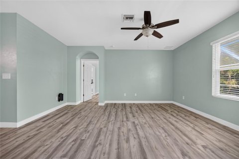 Casa en venta en Port Charlotte, Florida, 4 dormitorios, 171.5 m2 № 2416319 - foto 13