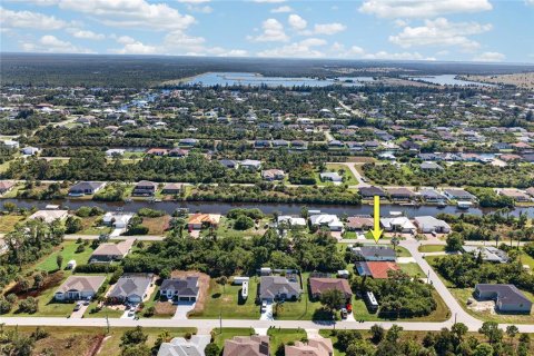 Casa en venta en Port Charlotte, Florida, 4 dormitorios, 171.5 m2 № 2416319 - foto 2