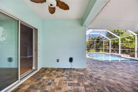 Casa en venta en Port Charlotte, Florida, 4 dormitorios, 171.5 m2 № 2416319 - foto 24