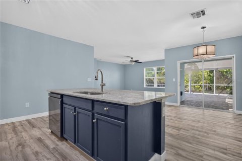 Casa en venta en Port Charlotte, Florida, 4 dormitorios, 171.5 m2 № 2416319 - foto 8