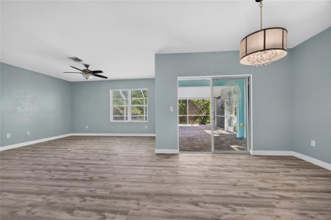Casa en venta en Port Charlotte, Florida, 4 dormitorios, 171.5 m2 № 2416319 - foto 11