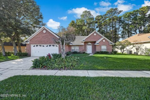 Villa ou maison à louer à Jacksonville, Floride: 3 chambres, 178.74 m2 № 853414 - photo 1