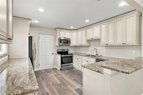 Villa ou maison à vendre à Saint Petersburg, Floride: 2 chambres, 73.86 m2 № 2396012 - photo 8
