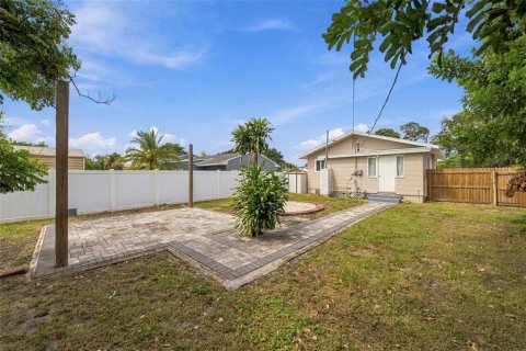 Villa ou maison à vendre à Saint Petersburg, Floride: 2 chambres, 73.86 m2 № 2396012 - photo 25