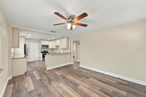 Villa ou maison à vendre à Saint Petersburg, Floride: 2 chambres, 73.86 m2 № 2396012 - photo 5