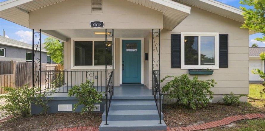 Villa ou maison à Saint Petersburg, Floride 2 chambres, 73.86 m2 № 2396012