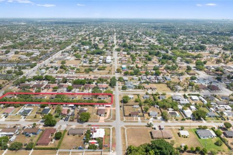 Propiedad comercial en venta en Miami, Florida № 1959597 - foto 19