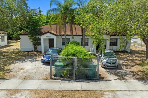 Propiedad comercial en venta en Miami, Florida № 1959597 - foto 27