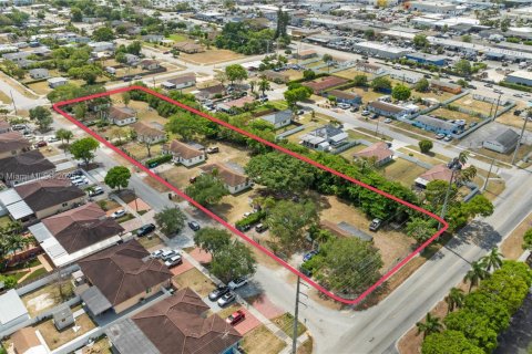 Propiedad comercial en venta en Miami, Florida № 1959597 - foto 16