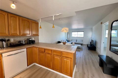 Copropriété à vendre à Miami Beach, Floride: 1 chambre, 72 m2 № 1937050 - photo 3