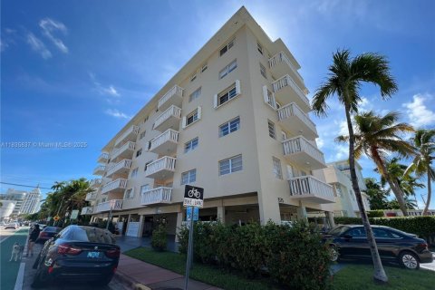 Copropriété à vendre à Miami Beach, Floride: 1 chambre, 72 m2 № 1937050 - photo 12