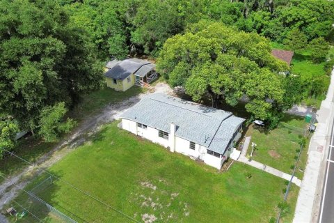 House in DeLand, Florida 5 bedrooms, 133.22 sq.m. № 1625790 - photo 30