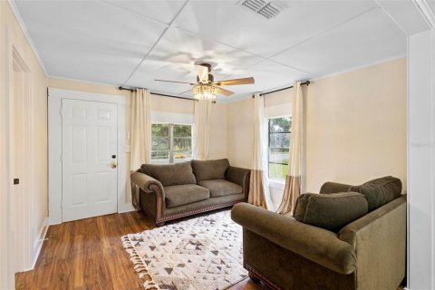 House in DeLand, Florida 5 bedrooms, 133.22 sq.m. № 1625790 - photo 8